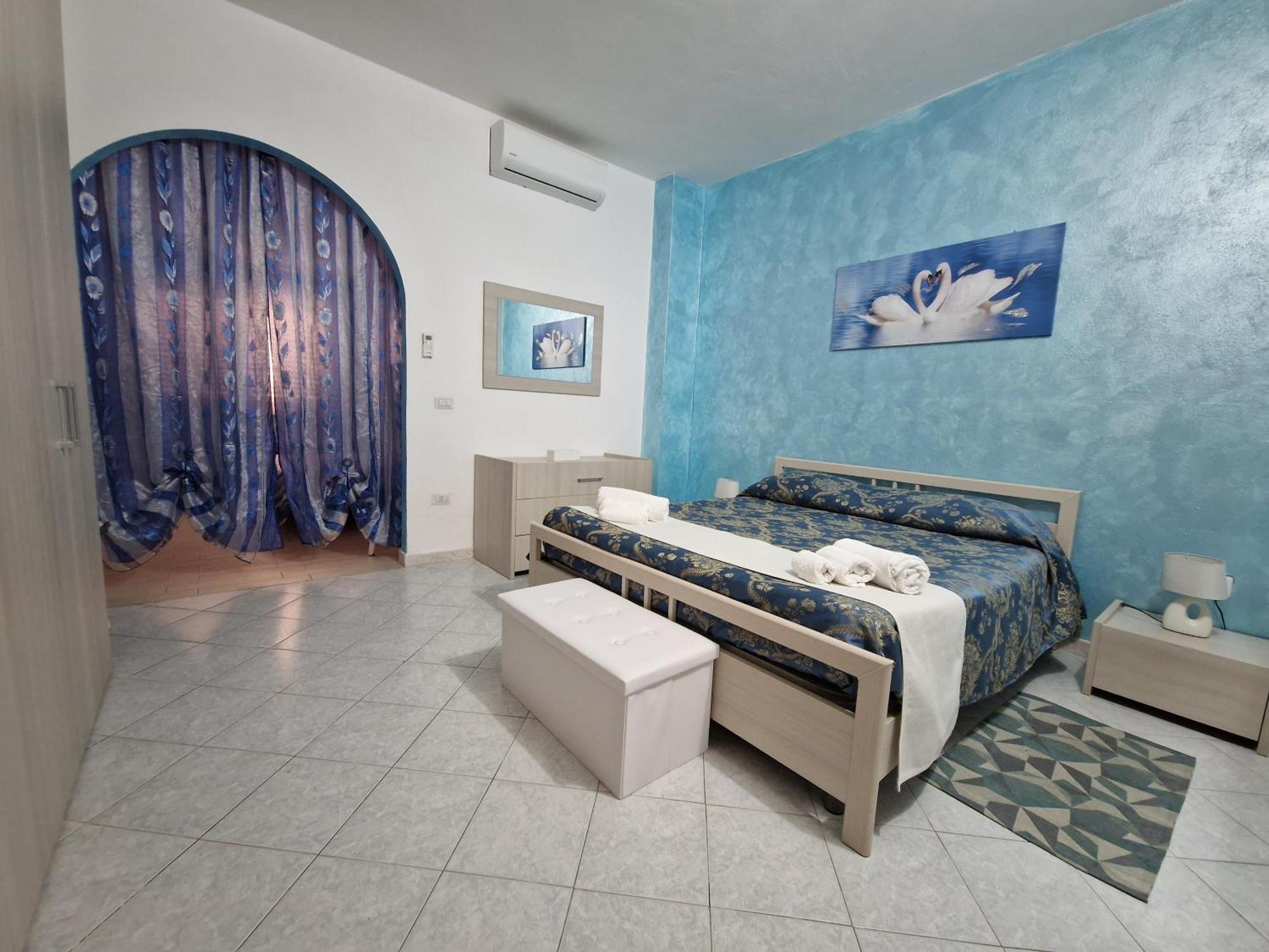 Santa Venere Apartments "Parcheggio Privato" Ricarica Auto Elettriche Тропеа Екстериор снимка